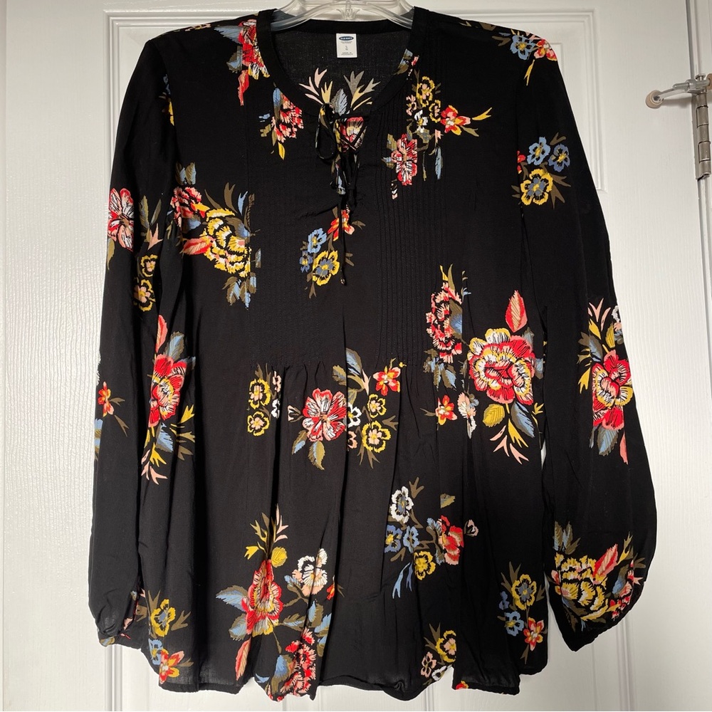 Women’s Old Navy Black/Multicolored Floral Long-Sleeve Top, Size L